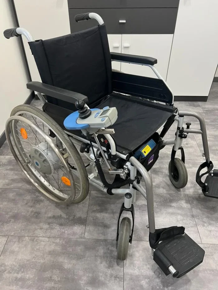 B&B electric wheelchair