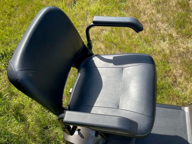 One Rehab Vantage Mobility Scooter: - Image 6