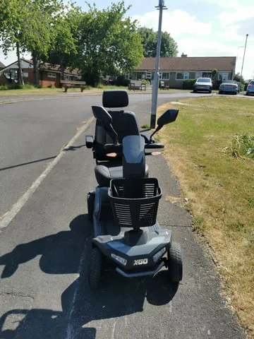 Cobra scooter