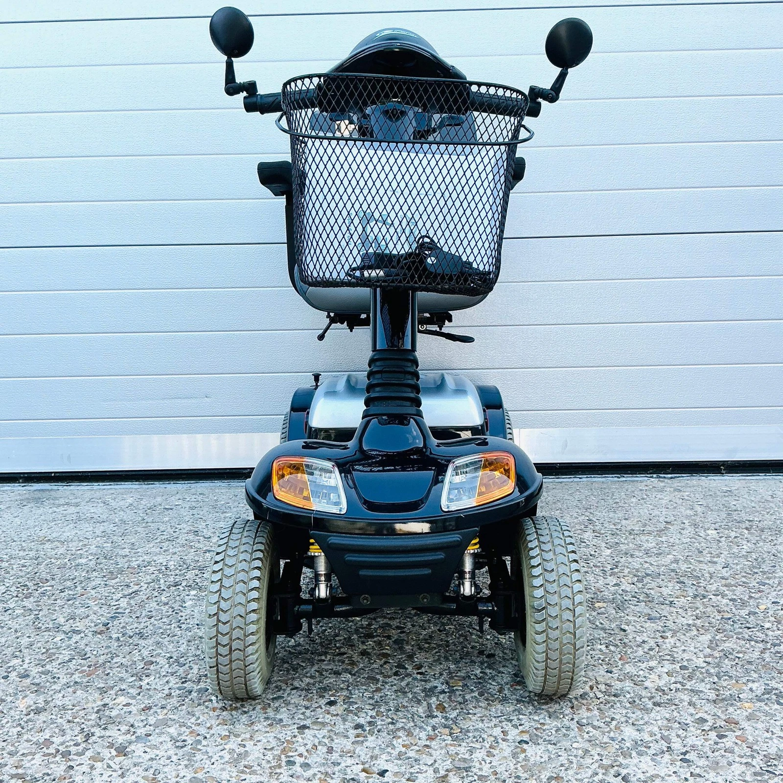 Kymco Super 6 Medium All-Terrain 6 mph Mobility Scooter – Rugged Comfort with Warranty - Image 4