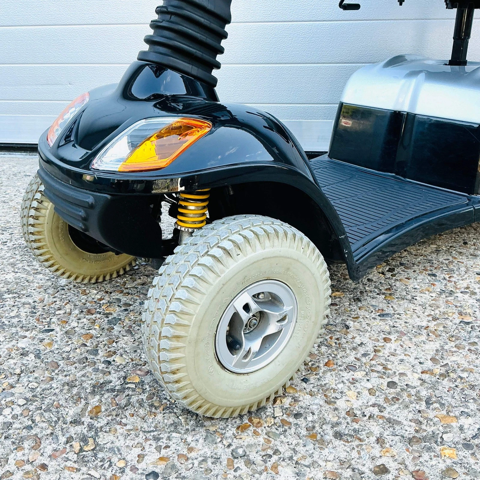 Kymco Super 6 Medium All-Terrain 6 mph Mobility Scooter – Rugged Comfort with Warranty - Image 13