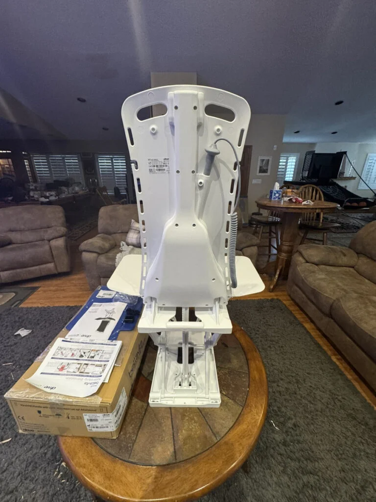 Drive Medical 477150312 Whisper Bath Lift Chair - Image 4
