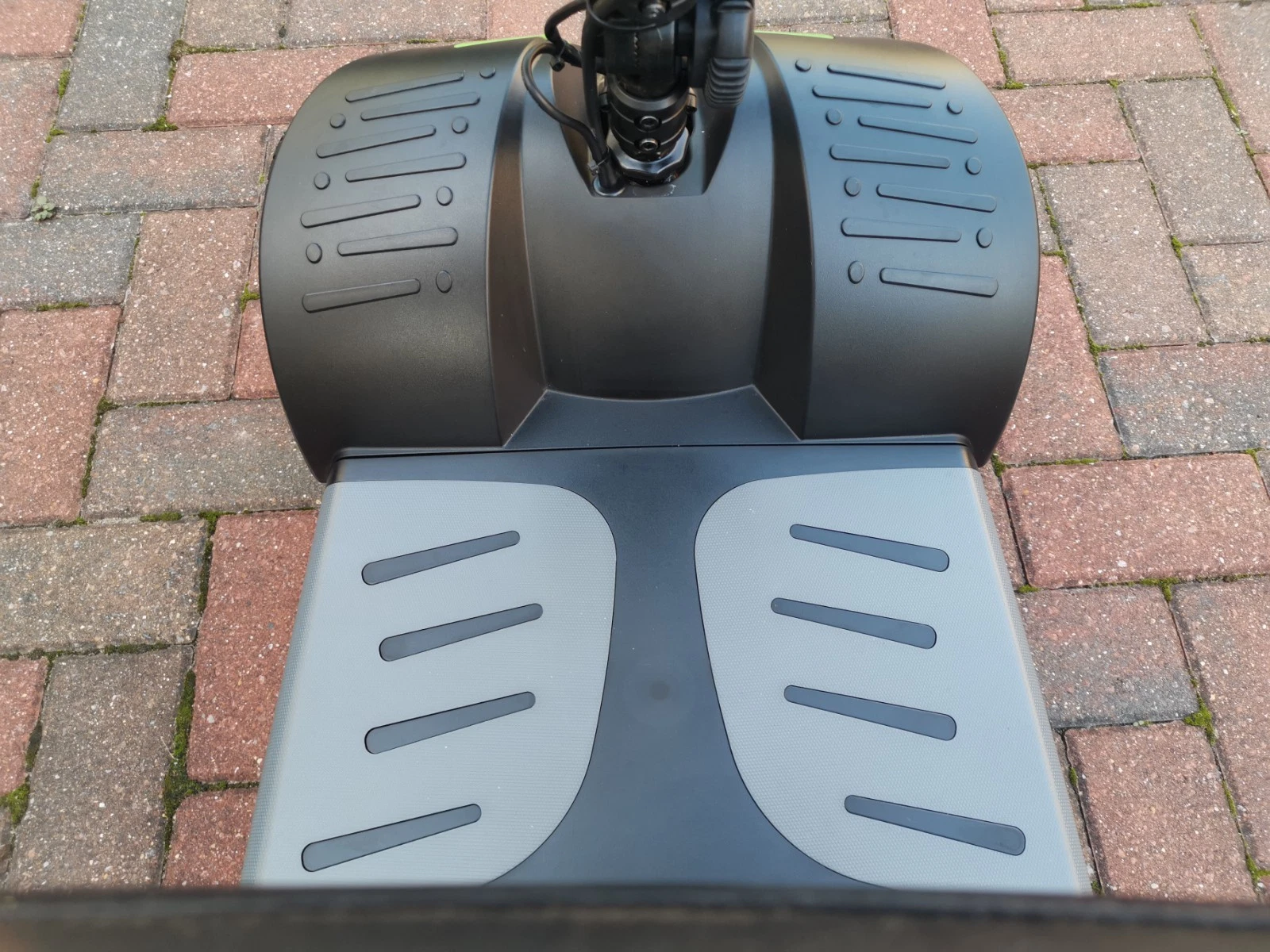 TGA Zest Plus Car Boot Portable Mobility Scooter with Suspension & Charger: - Image 11