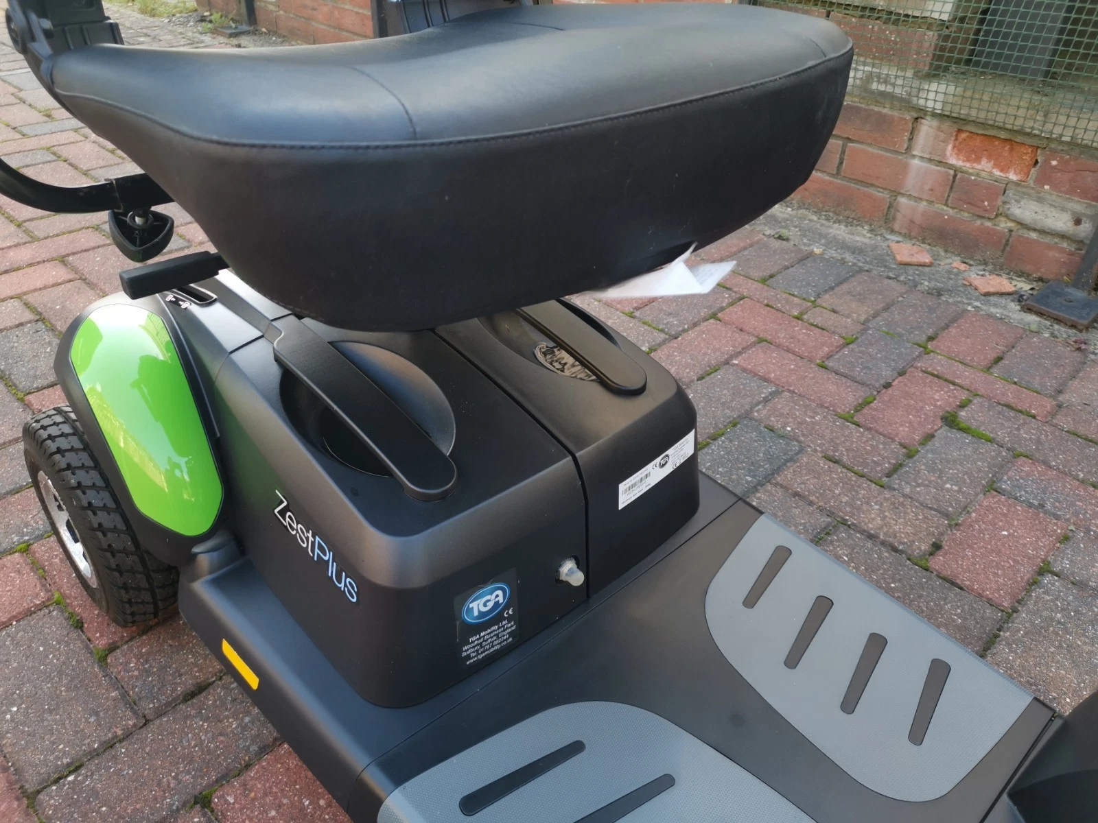TGA Zest Plus Car Boot Portable Mobility Scooter with Suspension & Charger: - Image 10